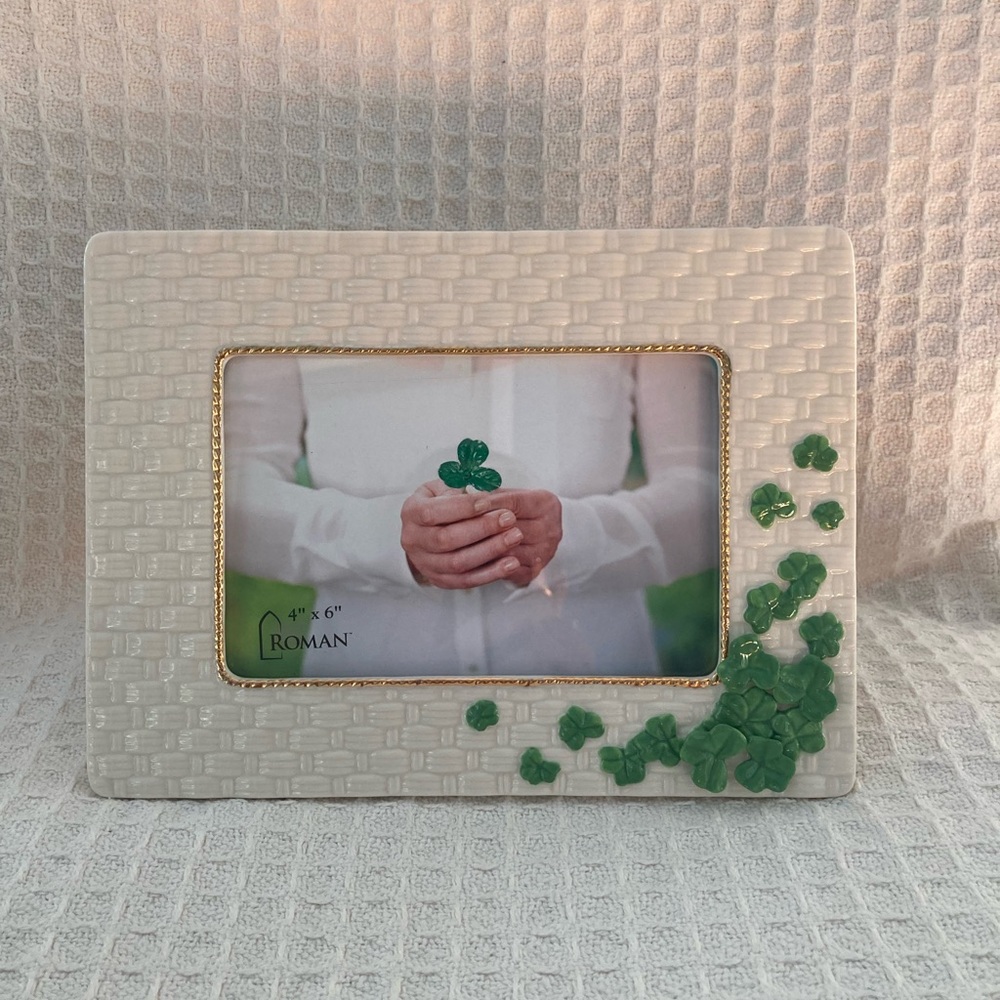 Roman Inc. Irish Heritage Porcelain Basketweave Design Frame With Shamrocks NWOT